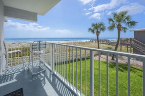 Property grounds - Oceanfront Escape with Stunning Views + Pet Friendly + Private Balcony (Fort Walton Beach)