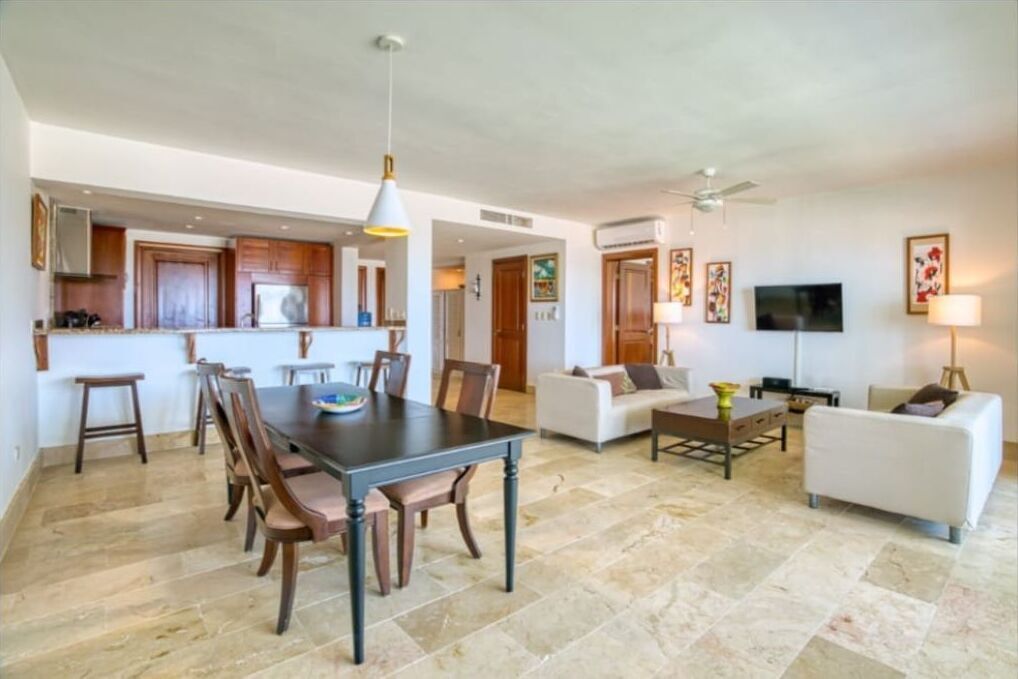 Smart TV, DVD player, books