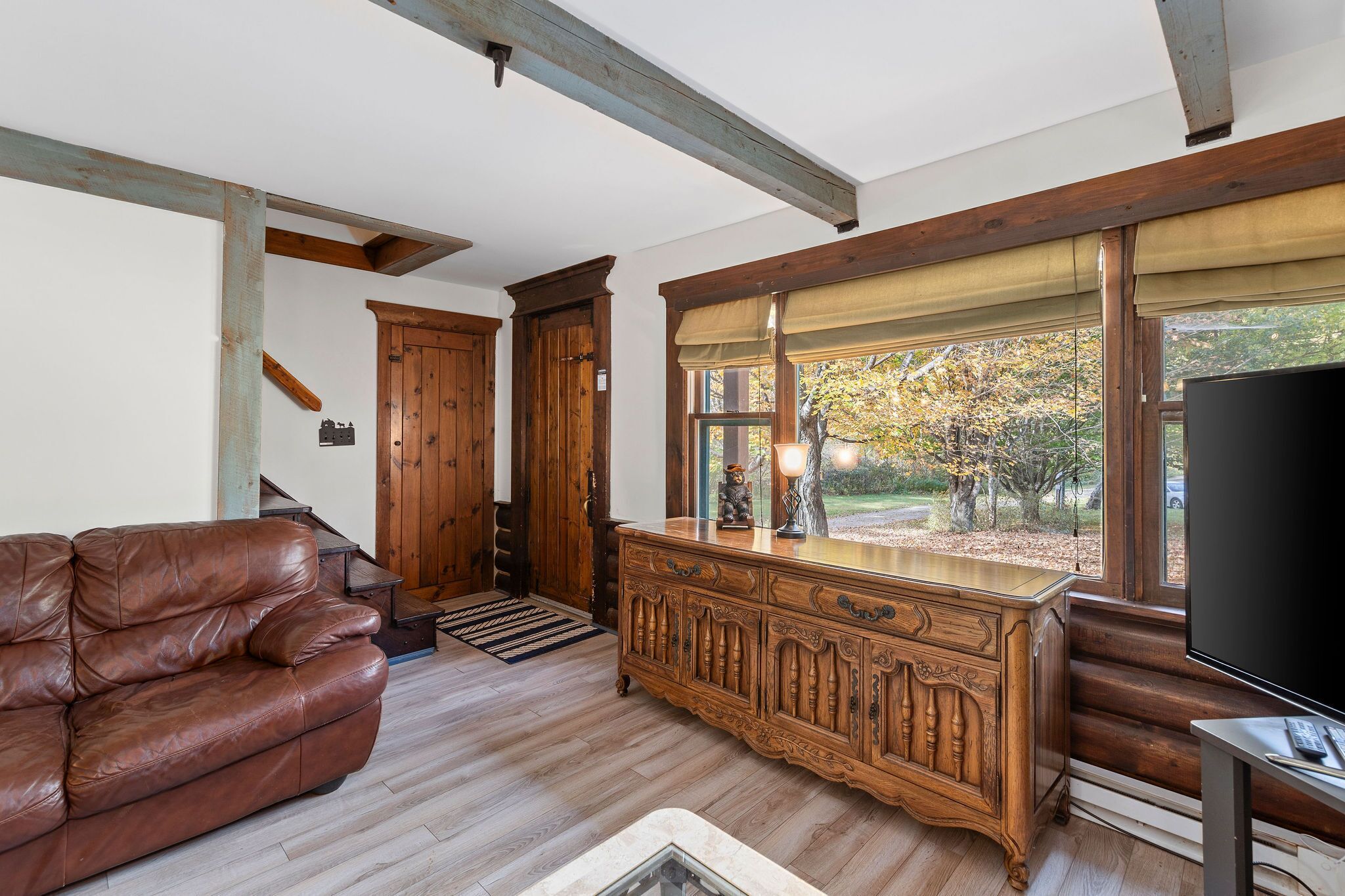 Smart TV, fireplace, foosball, table tennis