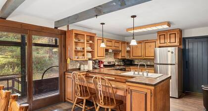 Secluded Family Getaway Cabin near Whiteface