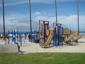 Children’s area - La Jolla Shores Village, Romantic Hideaway, Short stroll to beach, New upgrades (La Jolla)