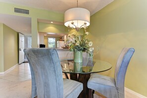 Dining - Amazing View - On Golf Course - Near Beaches, Shopping & Restaurants (Venice)