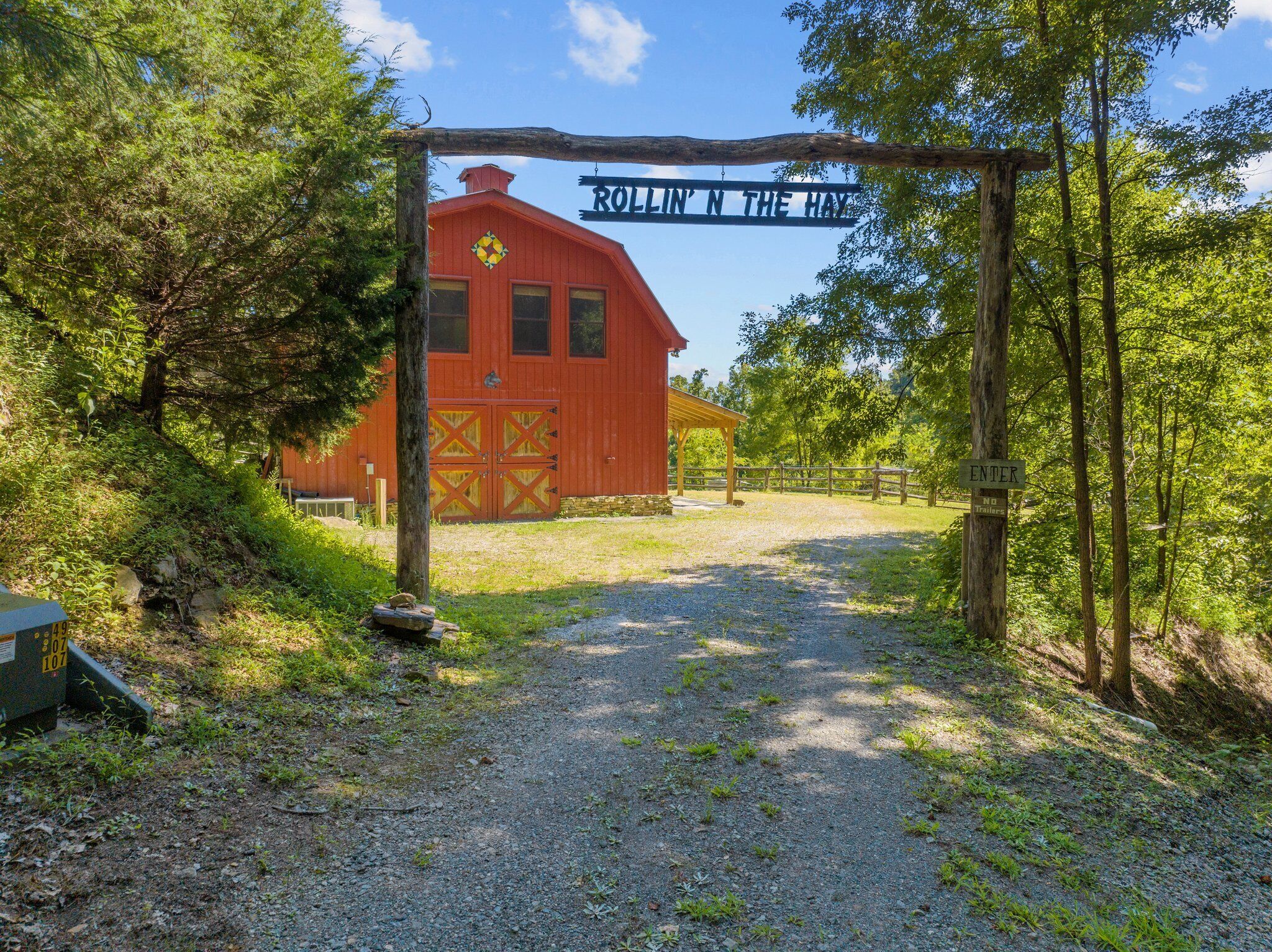 Dutch Barn Style cabin at Leatherwood Mountains with great views.