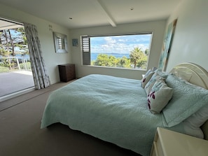 3 bedrooms, desk, iron/ironing board, WiFi