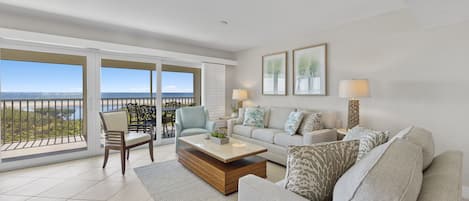 TV, DVD player, books, stereo