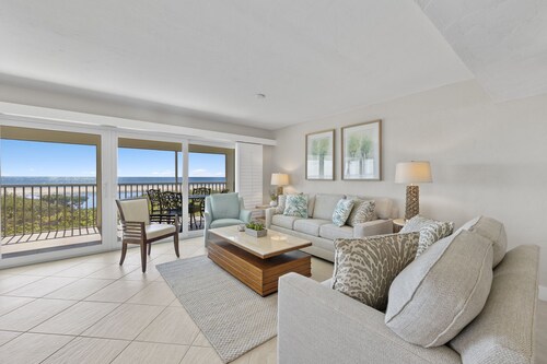 Gorgeous Gulf Front Townhome!  FALL SALE!