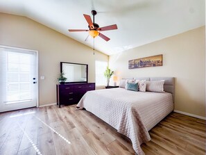 3 bedrooms, iron/ironing board, internet, bed sheets - Executive Pool Home in Gilbert! 30 Night Min (Gilbert)