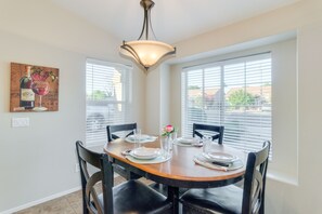 Dining - Executive Pool Home in Gilbert! 30 Night Min (Gilbert)
