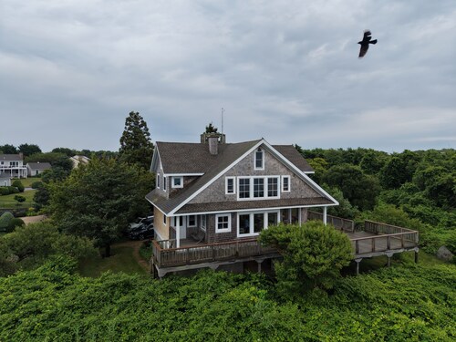 Beachfront Oasis - Family friendly - Panoramic Waterfront Views
