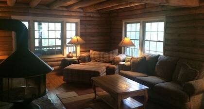 Kaunis Lakefront Log Cabin Nolin Lake 200 dollaria / yö erityinen!