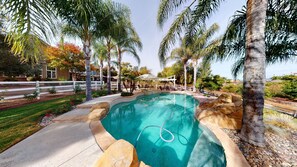 Outdoor pool, a heated pool - Walking distance to Lorimar, South Coast & Ponte Winery! Stunning Estate! (Temecula)