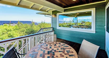 Upcountry Short Term Rental Home with Ocean and Mt Views, Close to Makawao Town.
