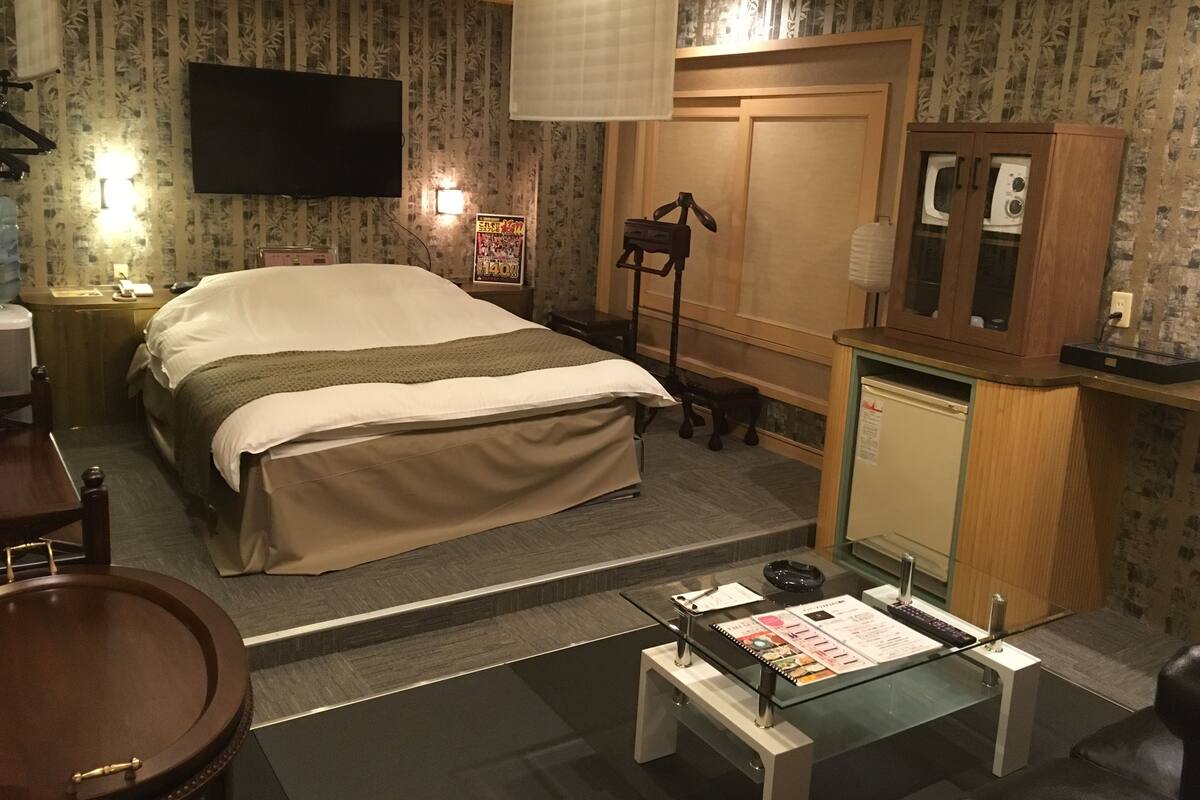 Standard-Doppelzimmer, 1 Queen-Bett | Kostenloses WLAN, Bettwäsche