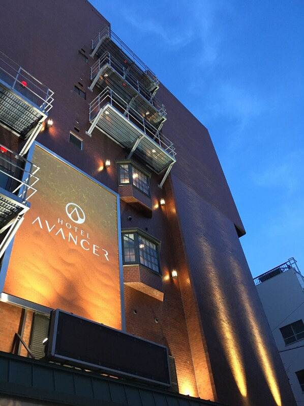 Front of property - evening/night - Hotel AVANCER Osaka Temma -Adult Only (Osaka)