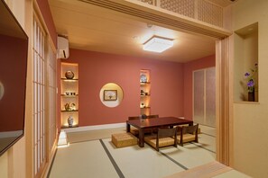 Habitación familiar | Caja de seguridad en la habitación, escritorio y wifi gratis