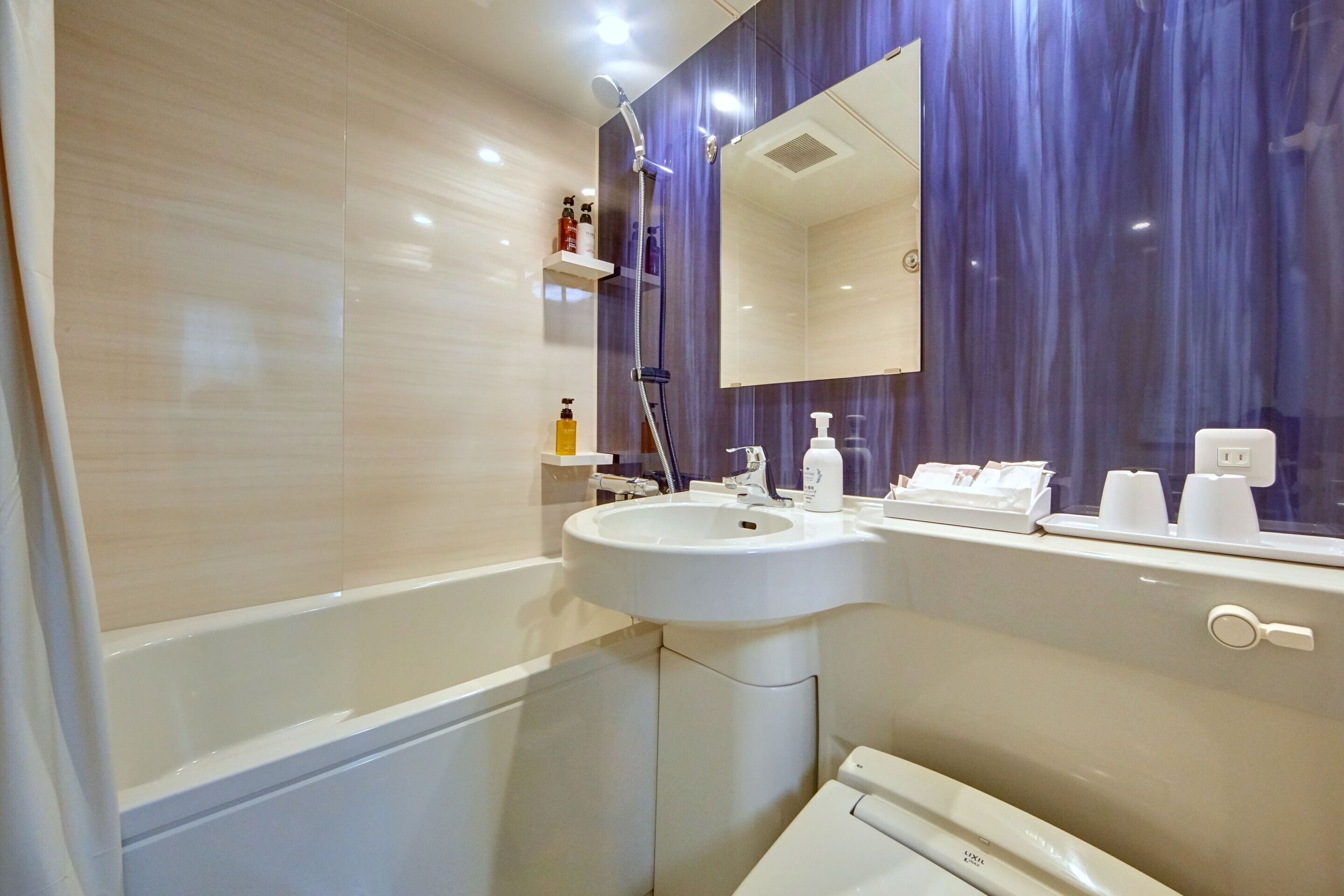 double room | bathroom sink