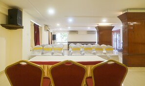Banquet hall - Treebo Brahma Regency (Pune)