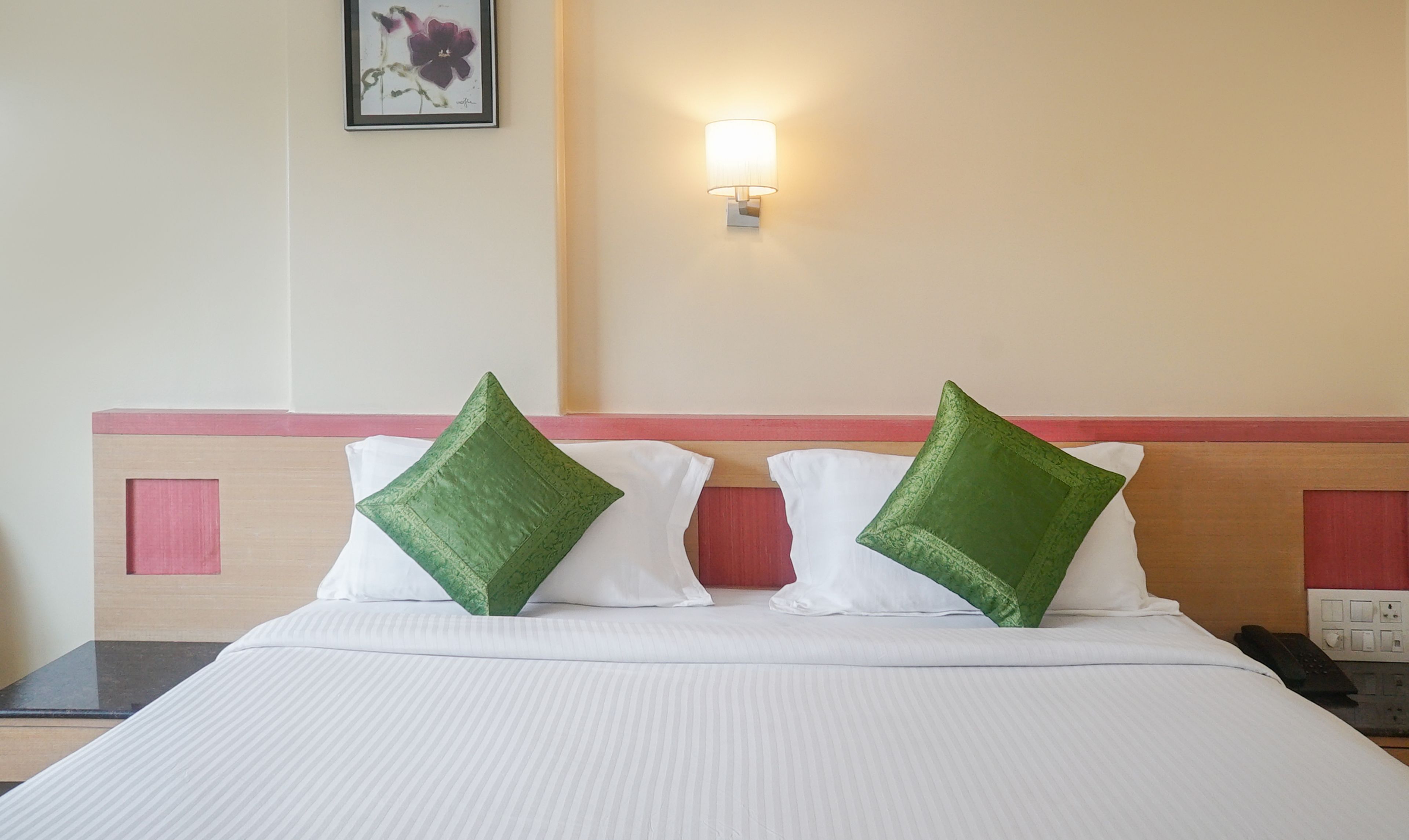 Standard Room | Desk, iron/ironing board, rollaway beds, free WiFi