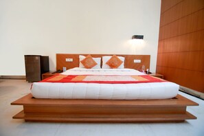 Premium Room | Peralatan tempat tidur premium, katil Select Comfort, bar mini 