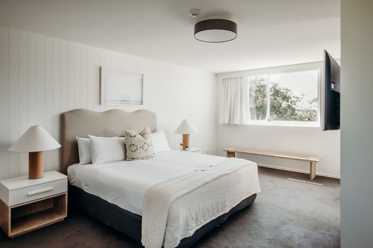 Classic Studio, Partial Ocean View | 1 bedroom, desk, laptop workspace, free WiFi