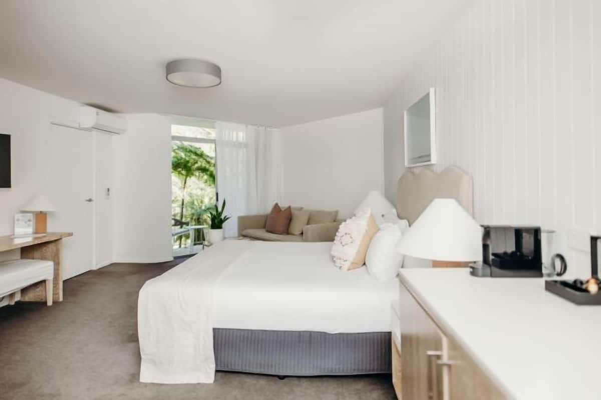 1 bedroom, desk, laptop workspace, free WiFi