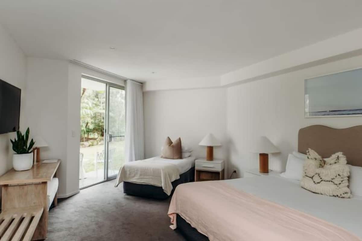 1 bedroom, desk, laptop workspace, free WiFi