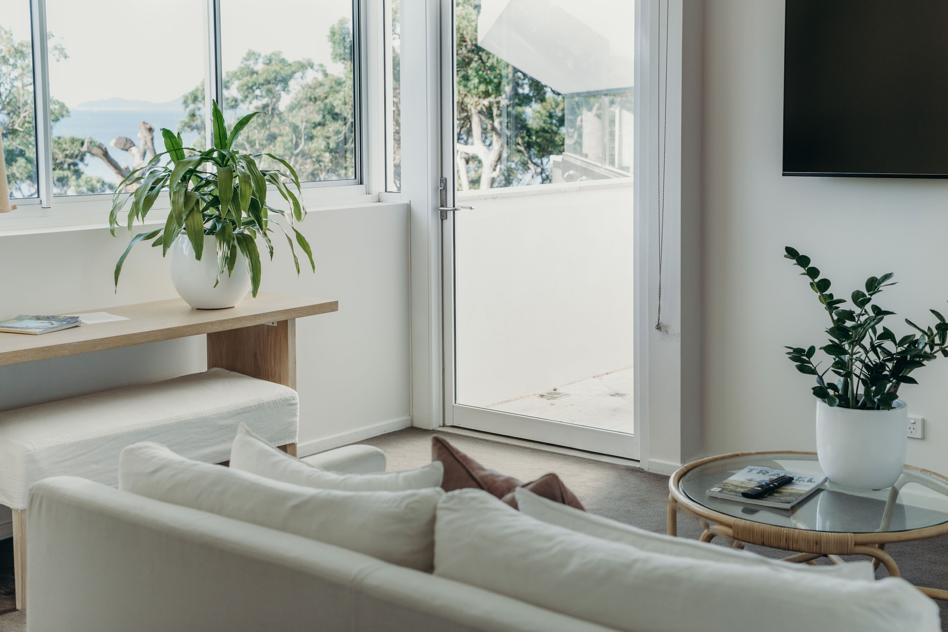 Classic Studio, Partial Ocean View | Living area