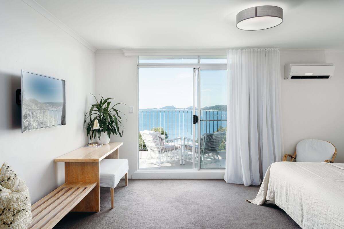 classic double room, ocean view | balcony view