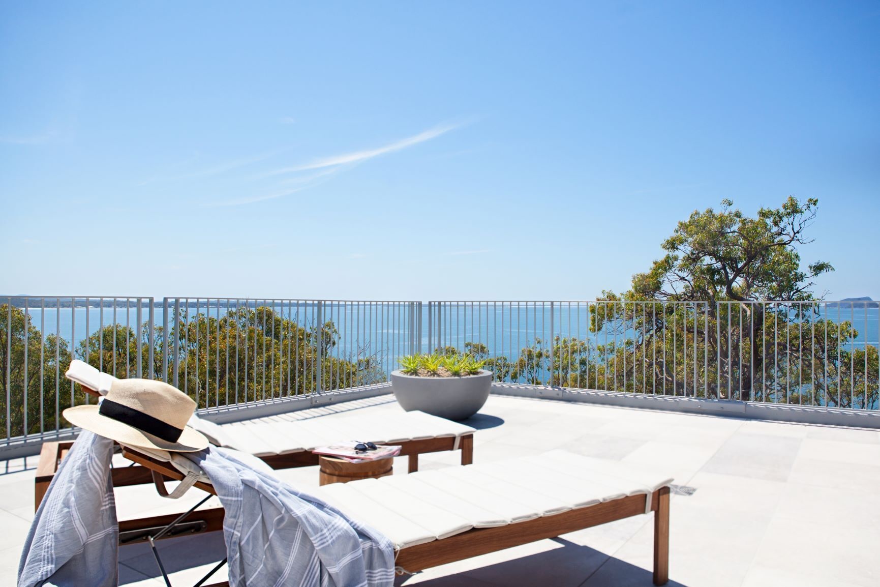 Ático clásico, bañera, vistas a la bahía | Escritorio, espacio para trabajar con un portátil, wifi gratis