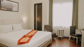 Bureau, Wi-Fi gratuit, draps fournis