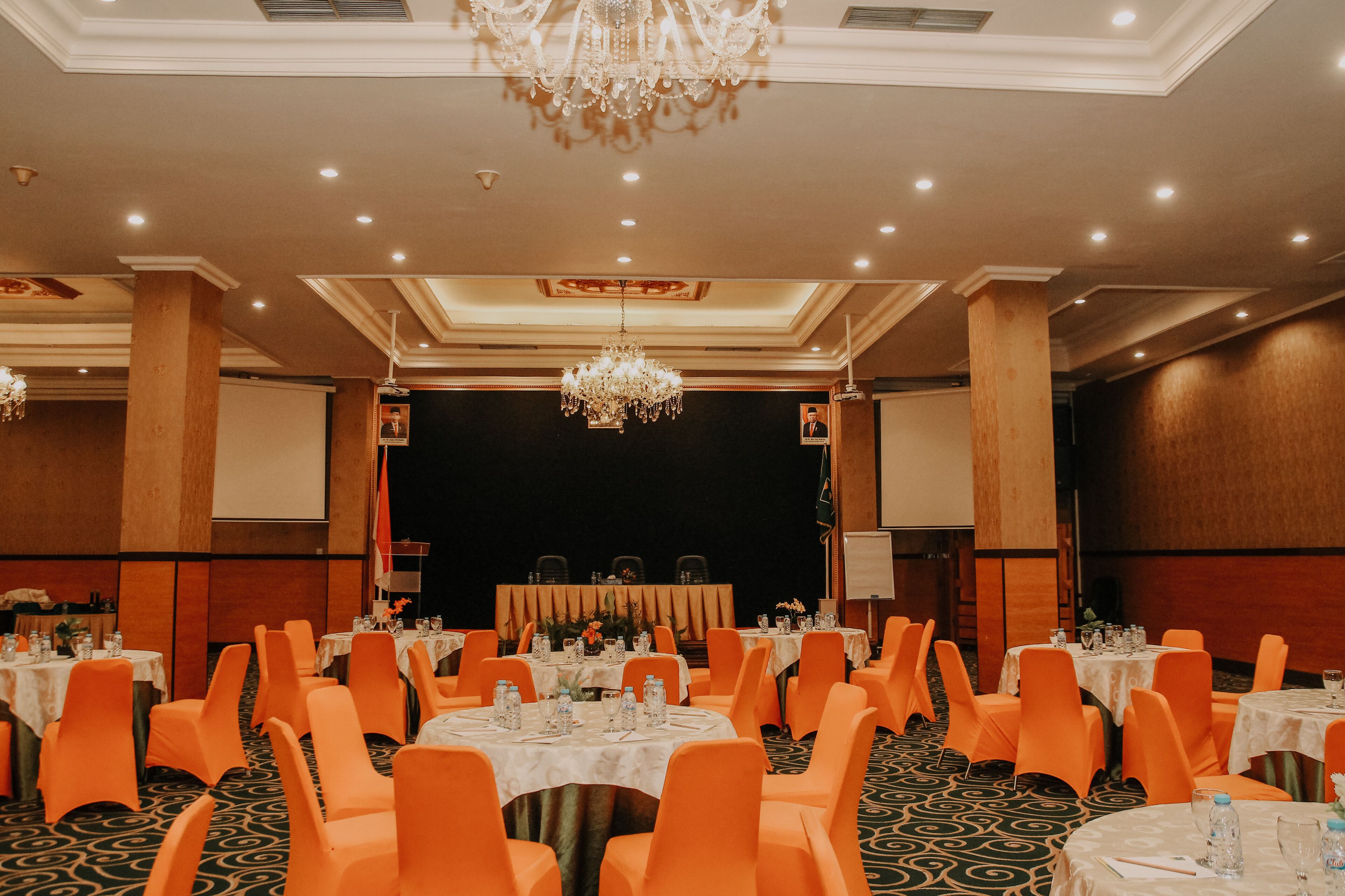 Meeting facility