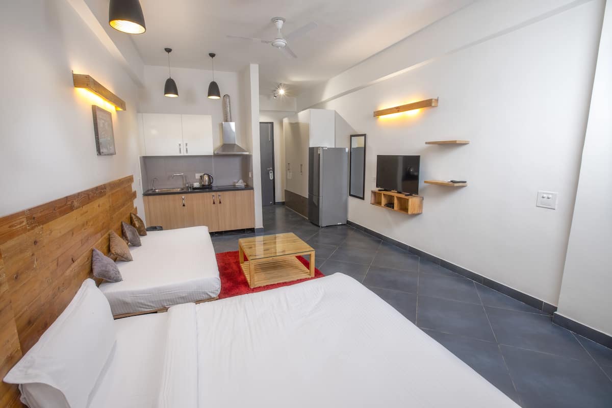 Habitación Deluxe, para no fumadores | Minibar, escritorio, tabla de planchar con plancha y wifi gratis