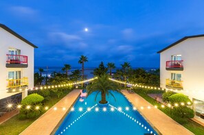 Seasonal outdoor pool - Bigssum Guest House - Hostel (Seogwipo)