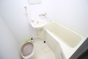 Apartment, Non Smoking | Bathroom | Separate bathtub and shower, free toiletries, hair dryer - Partel Yuhigaoka (Osaka)