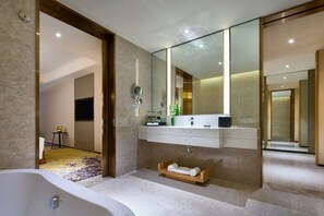 Batas, pantuflas, toallas