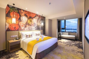 Premium Room, 1 King Bed | Premium bedding, down comforters, in-room safe, desk - The QUBE Hotel Shanghai Sanjiagang (Shanghai)