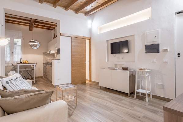 Comfort-Apartment, 1 Schlafzimmer, Nichtraucher | Wohnbereich | Flachbildfernseher