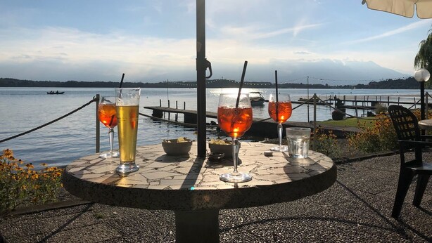 Outdoor dining - B&B Casa Joop (Magnano)