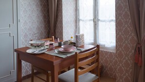 Free daily local cuisine breakfast  - B&B Casa Joop (Magnano)