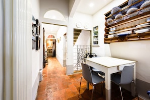 Comfort Apartment, 2 Bedrooms, Non Smoking | Private kitchen | Fridge, microwave, oven, stovetop