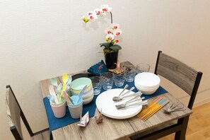 Apartamento (203) | Opções para refeição no quarto