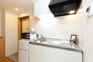 Apartment House 302 | Private kitchenette - Nana iro house in Osaka (Osaka)