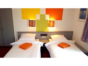 Bureau, Wi-Fi gratuit, draps fournis