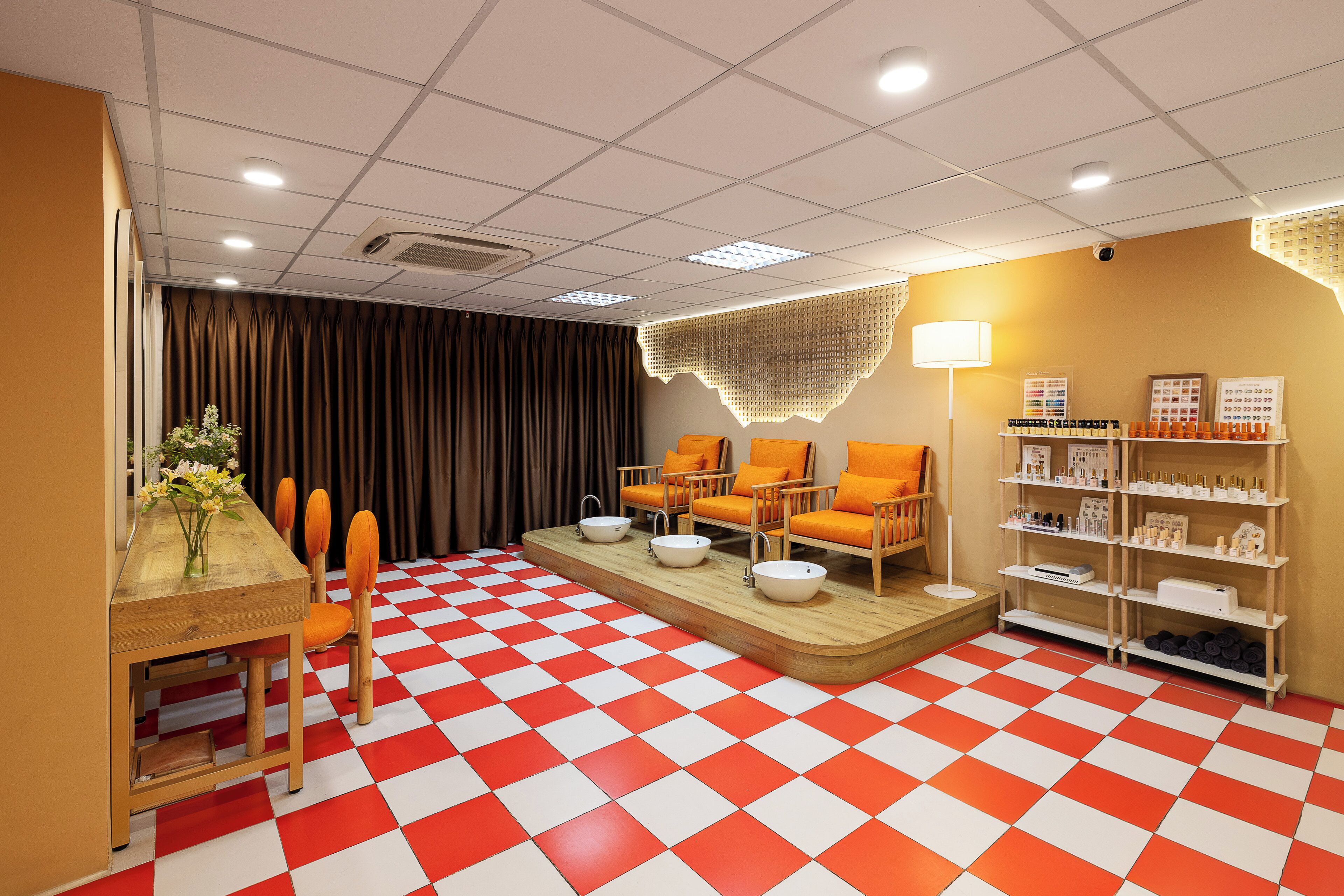 Body treatments, aromatherapy, body scrubs, facials, reflexology