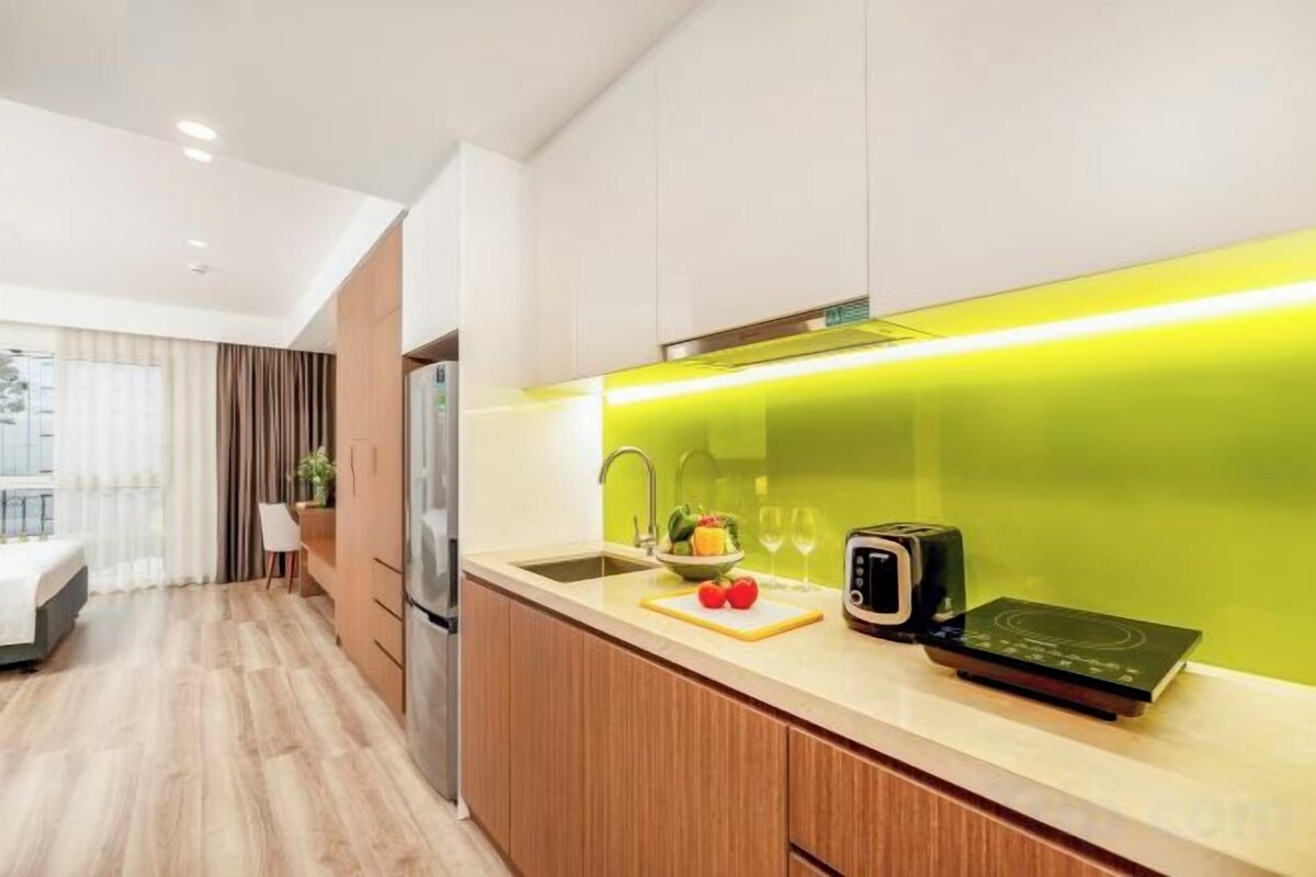 Private kitchen | Eco-friendly cleaning products, paper towels