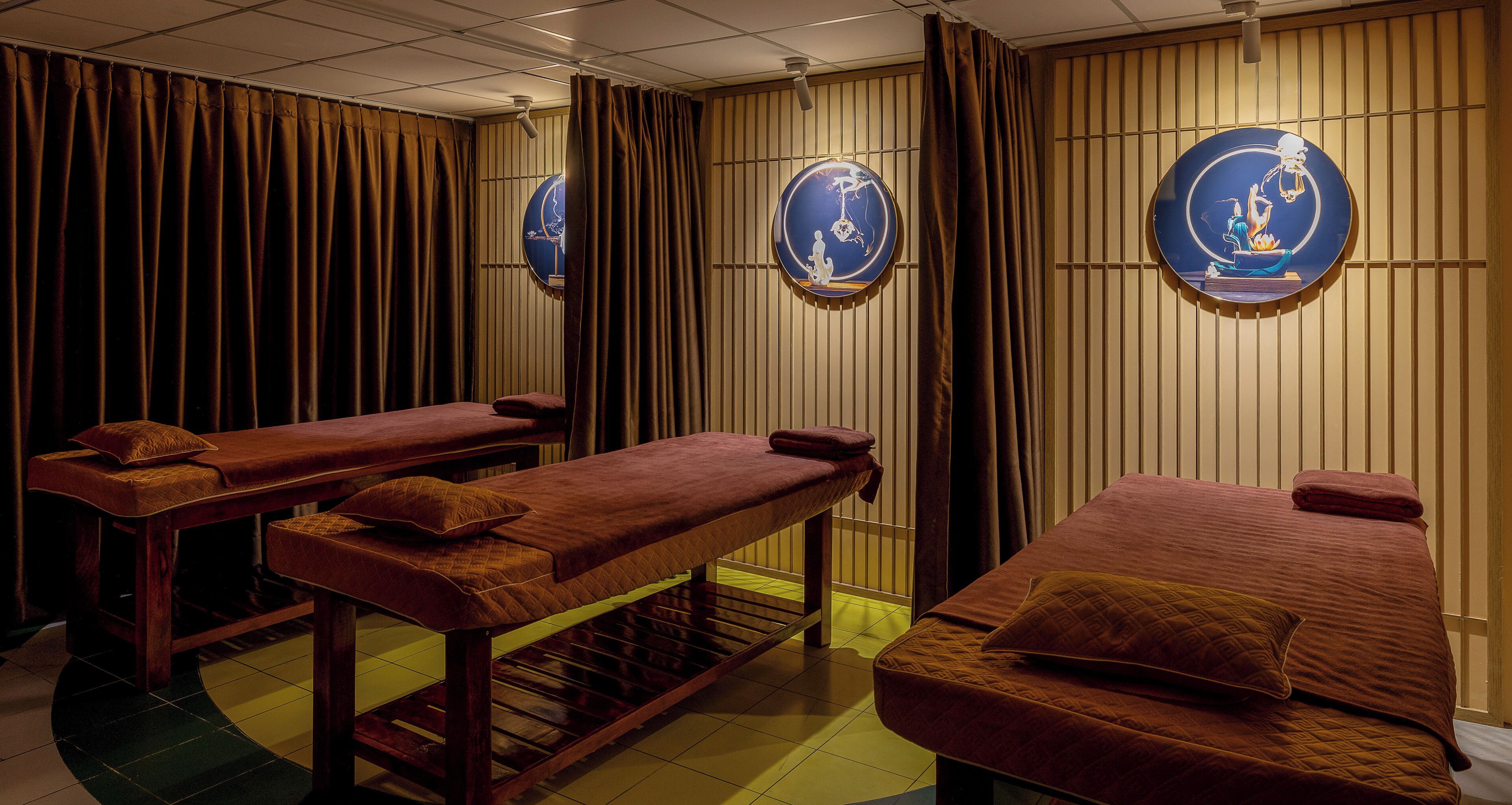 Body treatments, aromatherapy, body scrubs, facials, reflexology