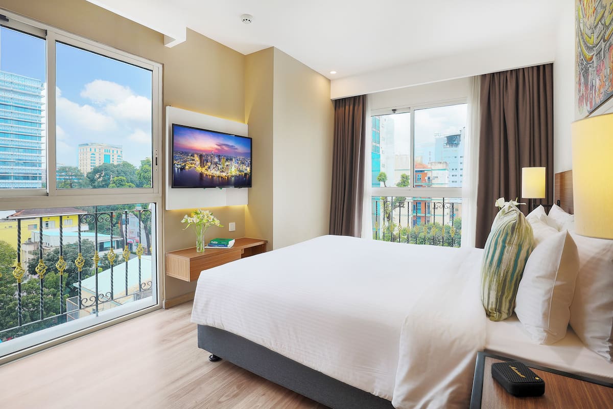 1-Bedroom Classic City View | 1 bedroom, premium bedding, in-room safe, desk