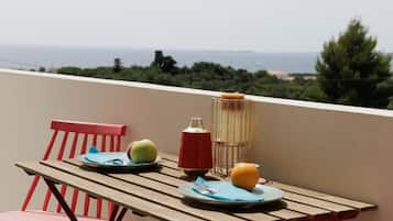 Apartment, 2 Bedrooms | Terrace/patio