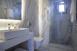 Apartment, 2 Bedrooms | Bathroom | Free toiletries, hair dryer, towels - Maggana Residence (Kefalonia)