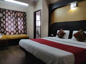 Super Deluxe Room | Free WiFi, bed sheets - Hotel Sidharth Regency (Shimla)